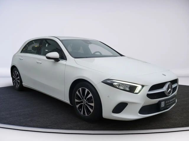 Mercedes-Benz A 180 A 180 d Style