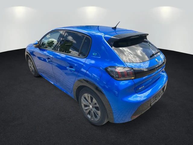 Peugeot E-208 e- Elektromotor 136 Rückfahrkamera mit 180°