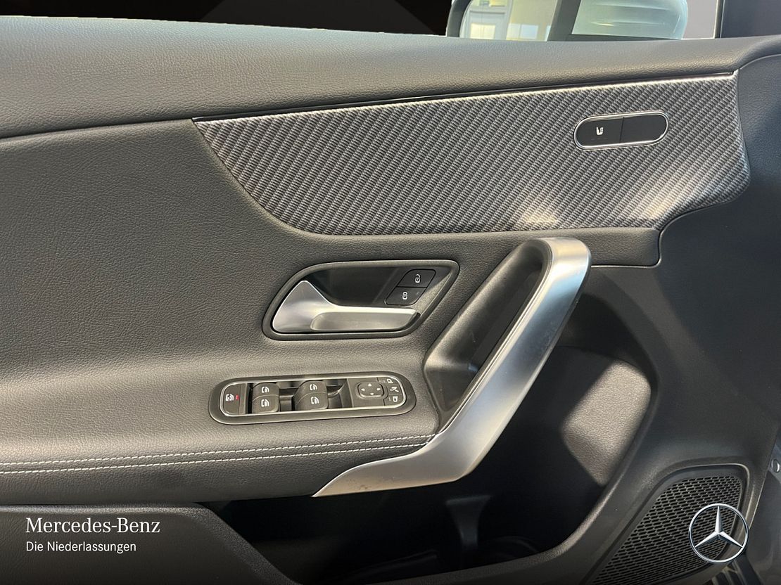 Mercedes-Benz A 180 A 180 d