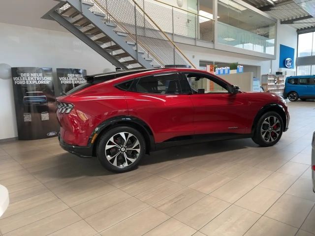 Ford Mustang Mach-E AWD Premium