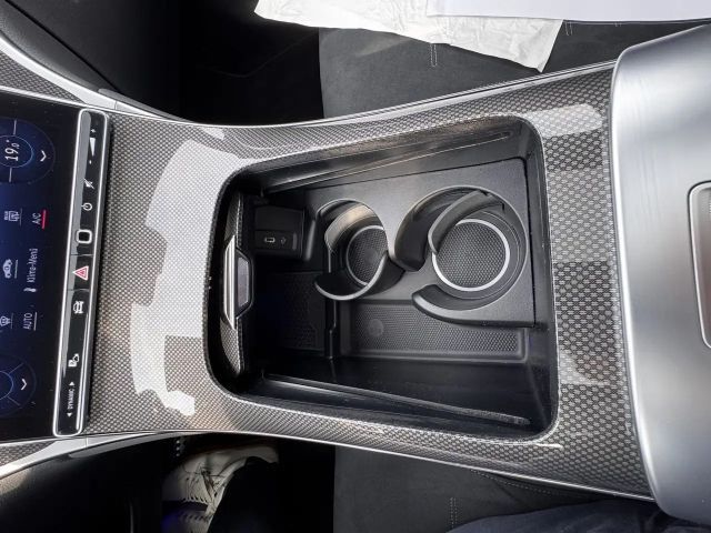 Mercedes-Benz GLC 200 4MATIC AMG Line Premium