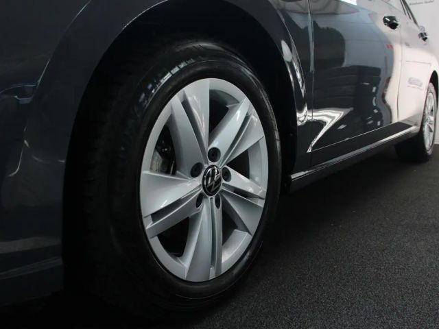 Volkswagen Golf 8 1.5 TSI"Life"LED AHK Nav LaneASS App