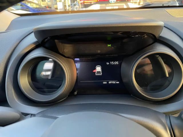 Toyota Yaris Hatchback Hybride Team D