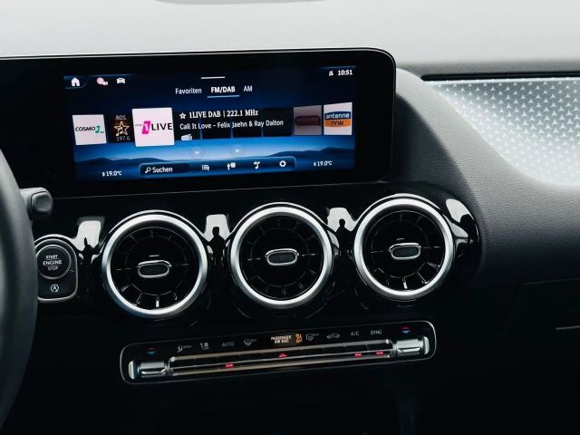 Mercedes-Benz B 180 Progressive Sedan