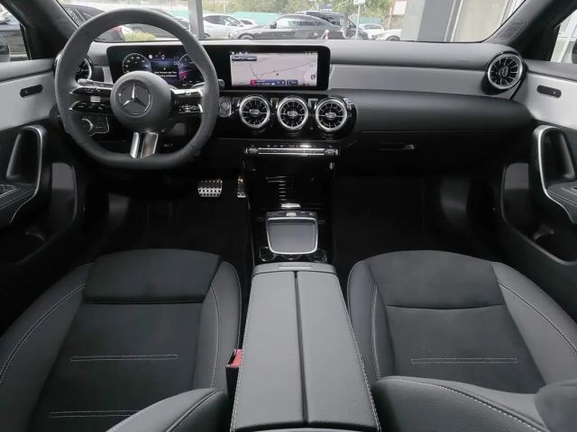 Mercedes-Benz A 180 AMG Line