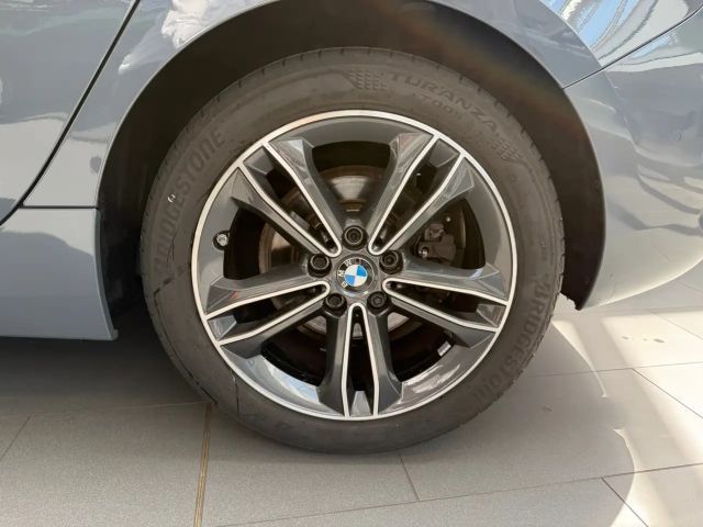 BMW 118 118i Sedan Sport Line