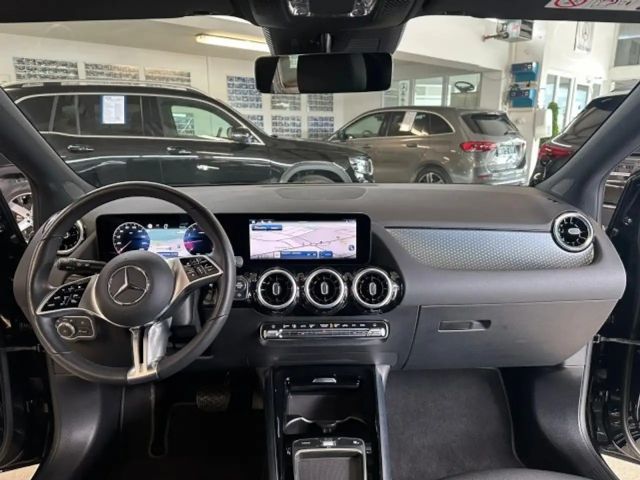 Mercedes-Benz B 200 Progressive Sedan