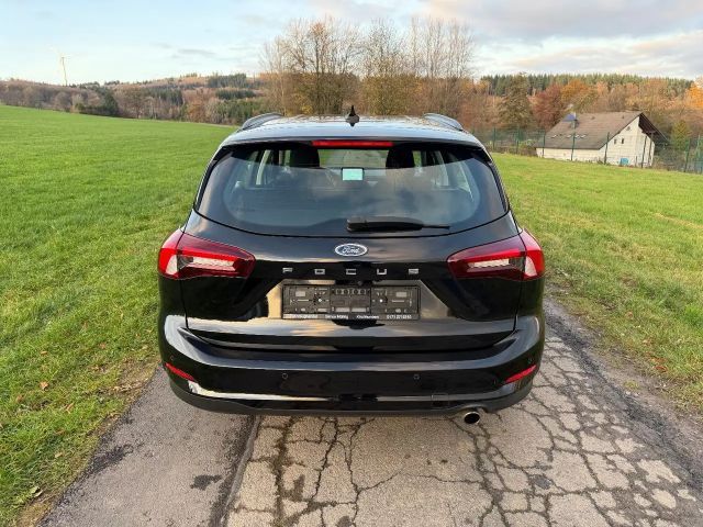 Ford Focus Cool & Connect Wagon