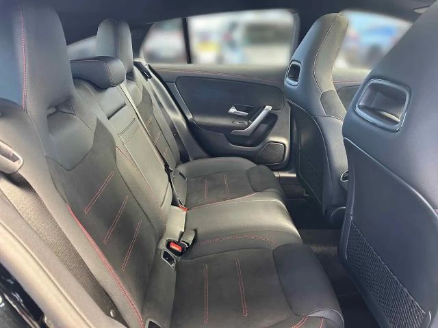 Mercedes-Benz CLA 200 AMG Line Shooting Brake