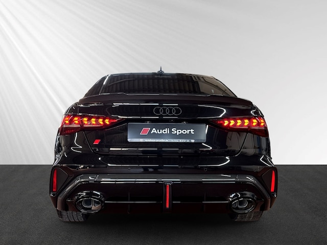 Audi RS3 Quattro S-Tronic Sedan