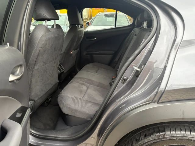 Lexus UX 250h Style Edition