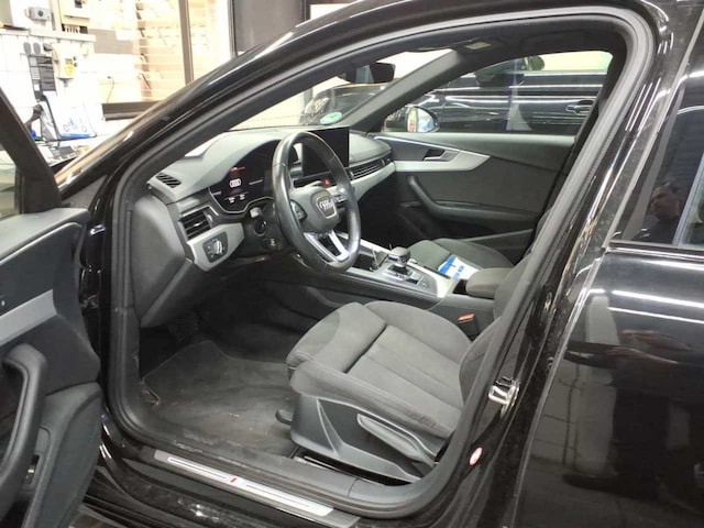 Audi A4 40 TFSI S-Line S-Tronic Sedan