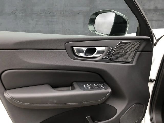 Volvo XC60 AWD Dark Plus