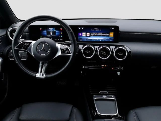 Mercedes-Benz A 180 A 180 d Progressive