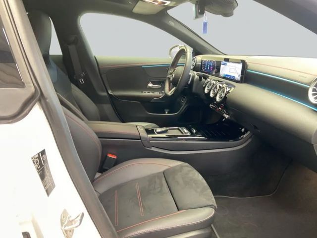 Mercedes-Benz CLA 180 CLA