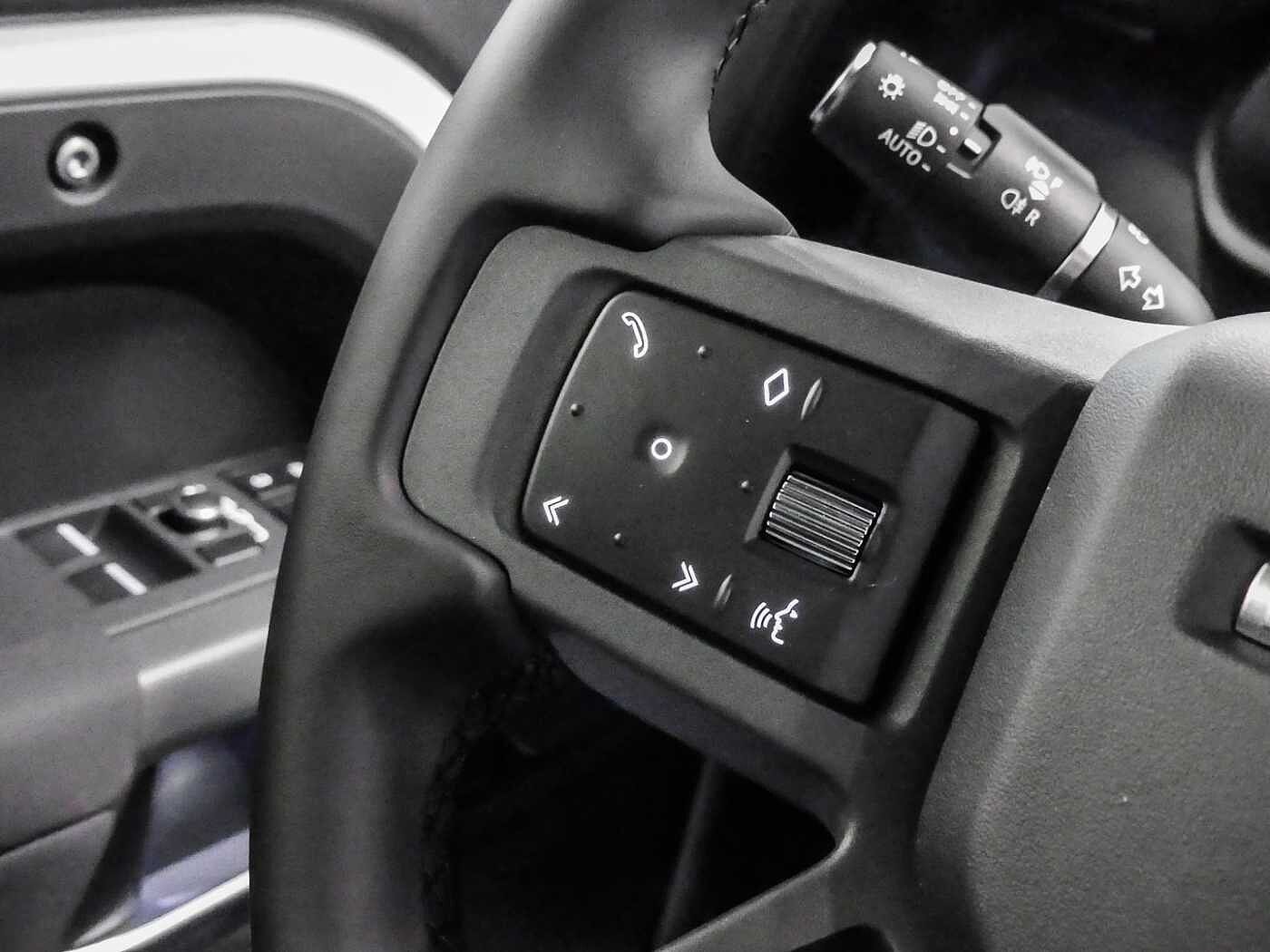 Land Rover Defender 90 Dynamic SE