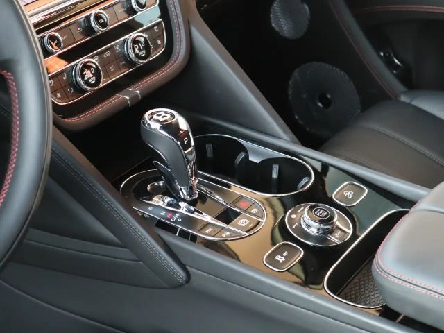 Bentley Bentayga V8