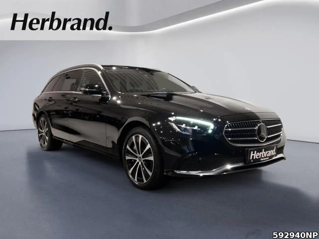 Mercedes-Benz E 300 AVANTGARDE Estate