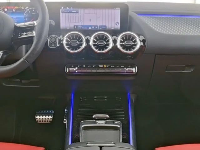 Mercedes-Benz GLA 250 4MATIC AMG Line Premium