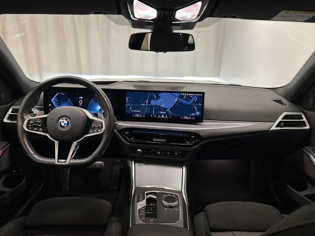 BMW 330 330e M-Sport Touring xDrive