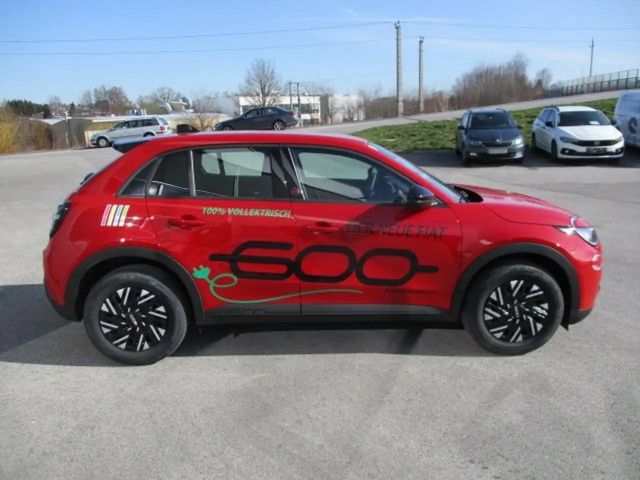 Fiat 600e Elektro (RED) 54 kWh