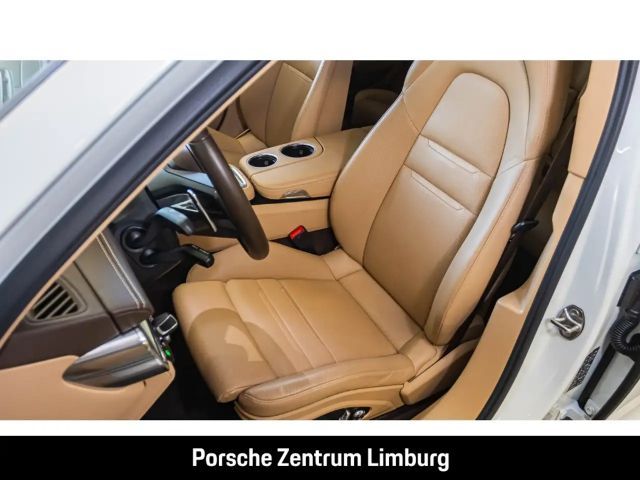 Porsche Panamera 4 E-Hybrid