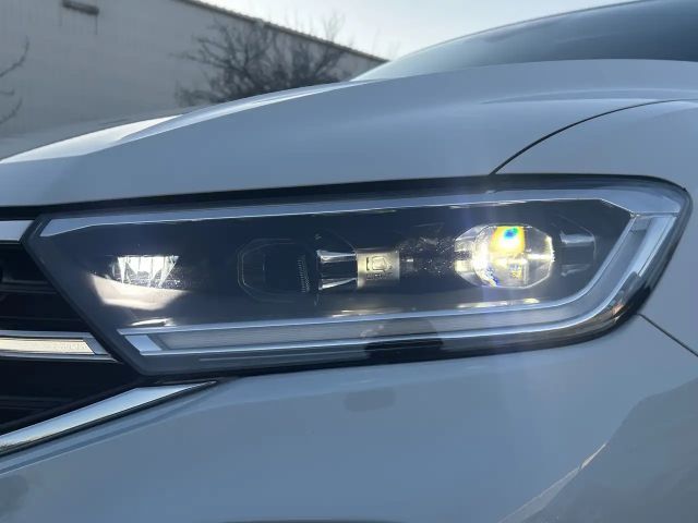 Volkswagen T-Roc IQ.Drive R-Line