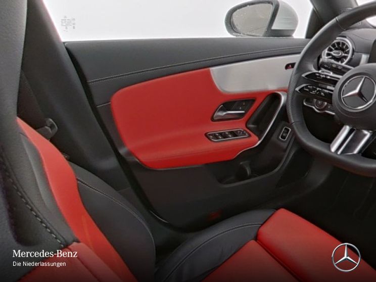 Mercedes-Benz CLA 200 AMG Line Shooting Brake