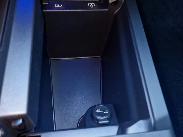 Peugeot E-3008 Dual-Elektromotor "Launch Edition" 325 AWD "Jän...