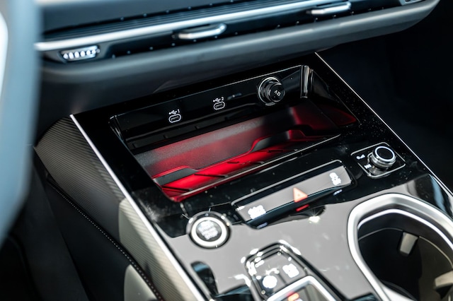 Audi A6 Avant Quattro S-Tronic