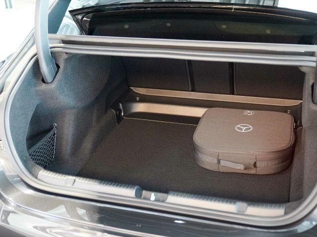 Mercedes-Benz EQE 300 Sedan