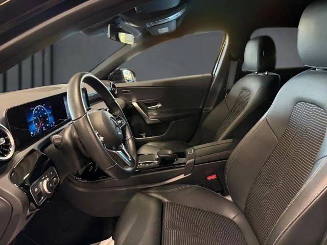 Mercedes-Benz A 200 A 200 d Progressive