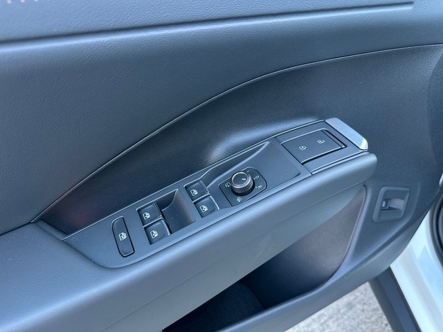 Volkswagen T-Roc 1.5 eTSI DSG R-Line Style