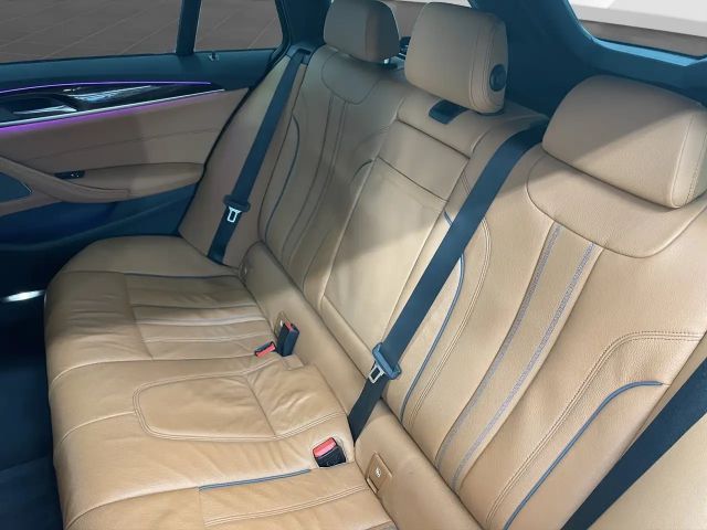 BMW 530 530d M-Sport Touring xDrive