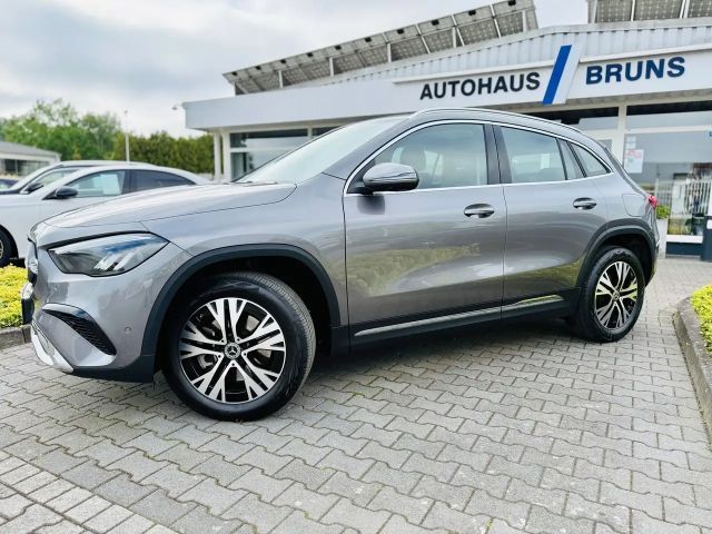 Mercedes-Benz GLA 220 4MATIC GLA 220 d