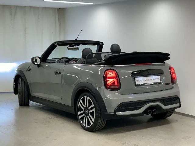 MINI Cooper S Cabrio Cooper S Cabrio Classic Trim Drivingass. Parkass.