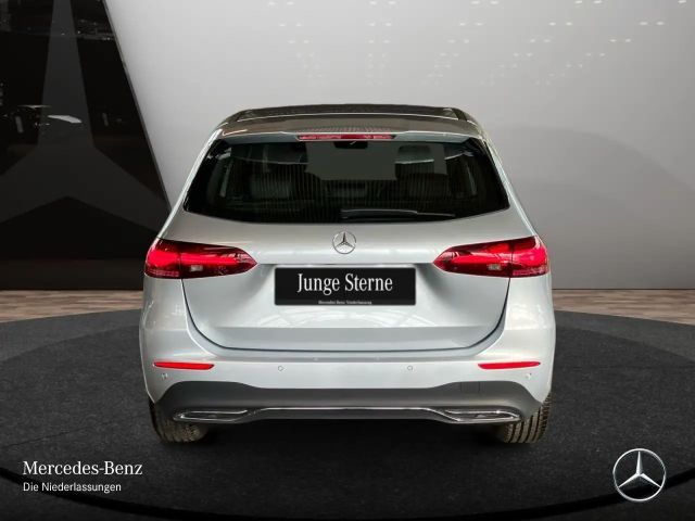 Mercedes-Benz B 220 4MATIC Progressive Sedan