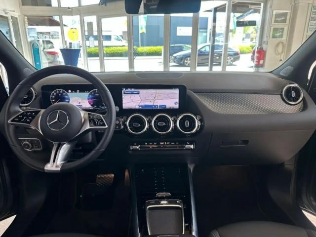 Mercedes-Benz B 200 Progressive Sedan