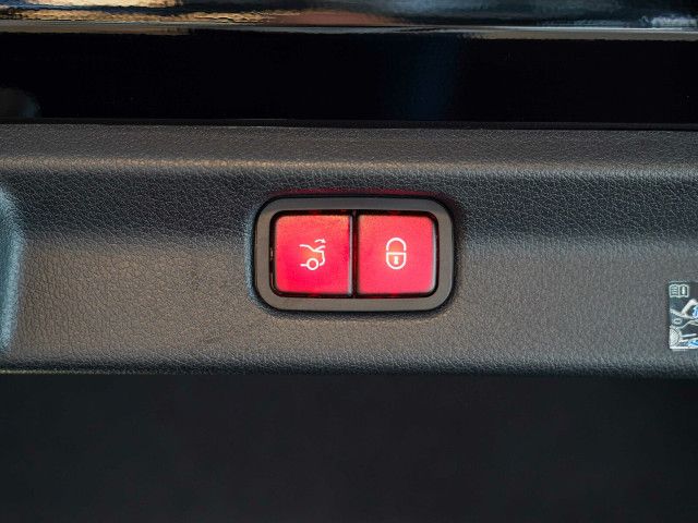 Mercedes-Benz EQE 300 Sedan