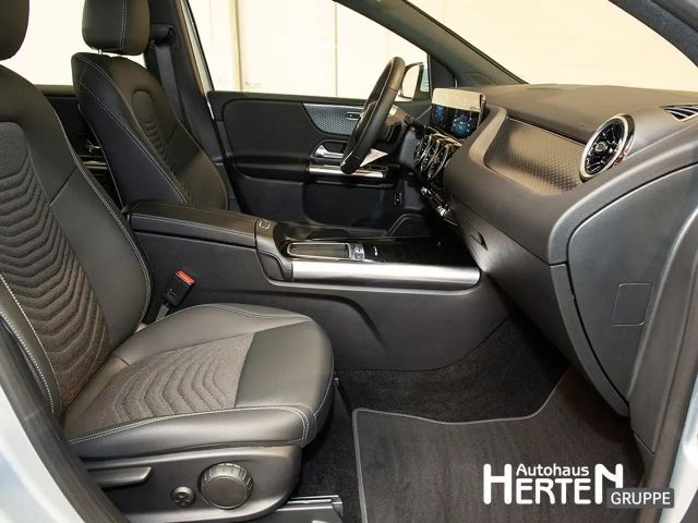 Mercedes-Benz B 200 Progressive Sedan