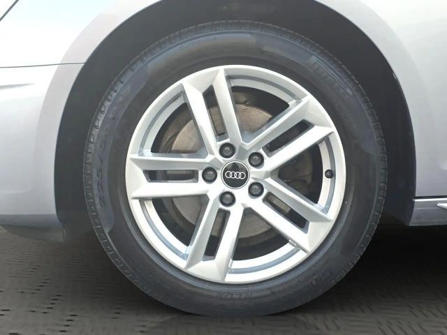 Audi A4 30 TDI Sedan