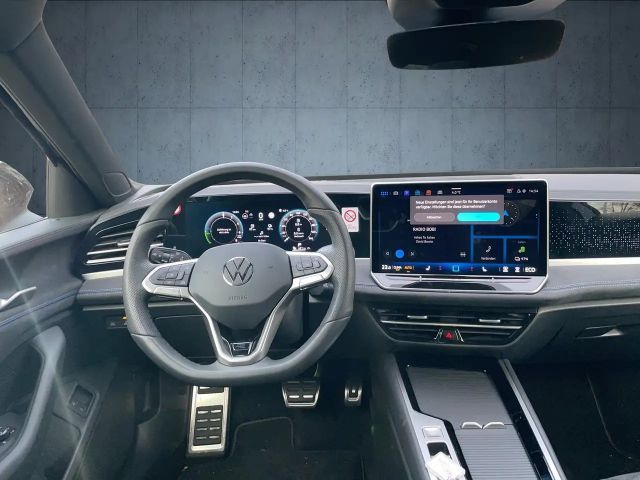 Volkswagen Passat DSG R-Line eHybrid