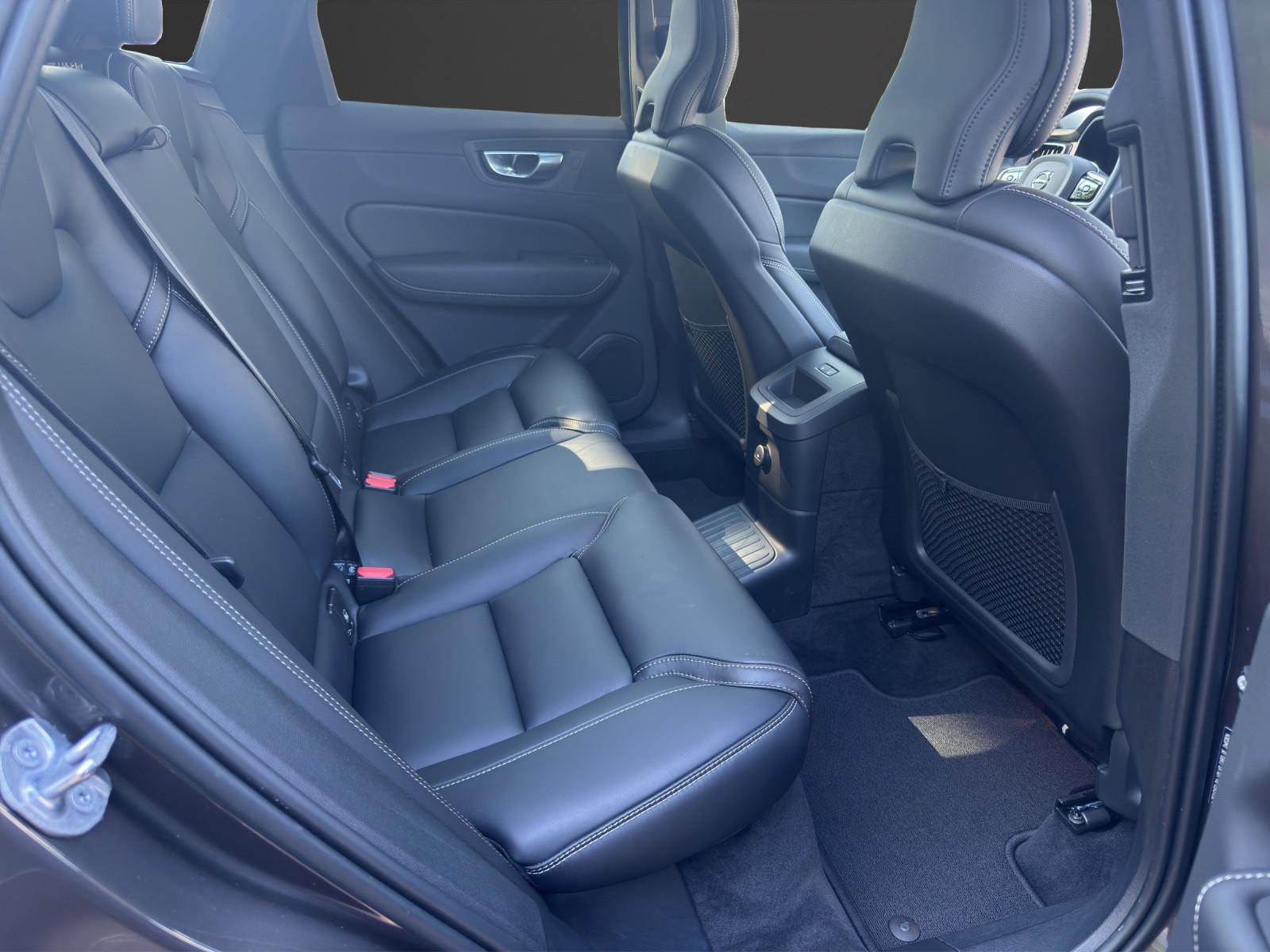 Volvo XC60 AWD Dark Plus Recharge T6