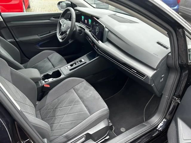 Volkswagen Golf 1.5 eTSI DSG Style Variant