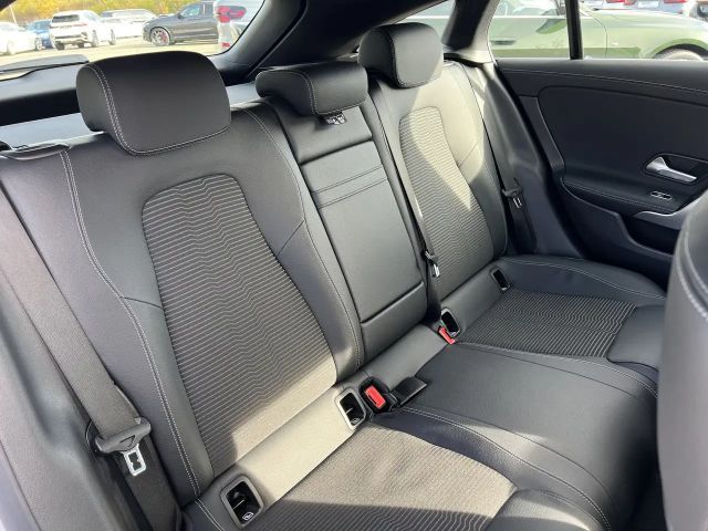 Mercedes-Benz CLA 200 Shooting Brake