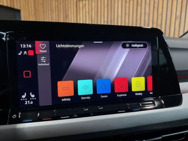 Volkswagen Golf Life Variant