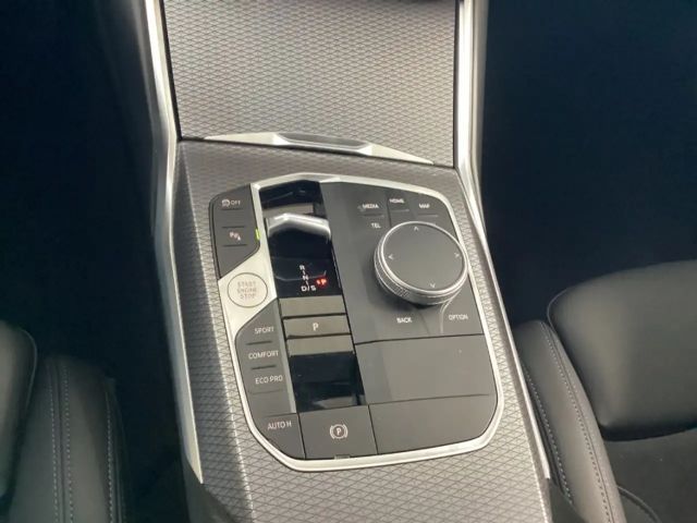 BMW 320 320d M-Sport Sedan xDrive