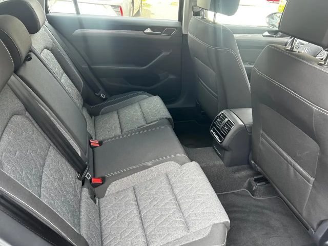Volkswagen Passat 1.5 TSI Business DSG Variant