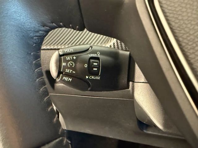 Peugeot E-2008 Allure Pack