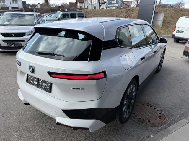 BMW iX xDrive40